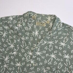 LL Bean Hawaiian Shirt Mens Large Green Floral Short Sleeve Vintage USA Cotton